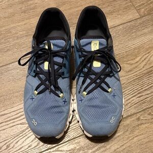 On cloud X Running Sneakers